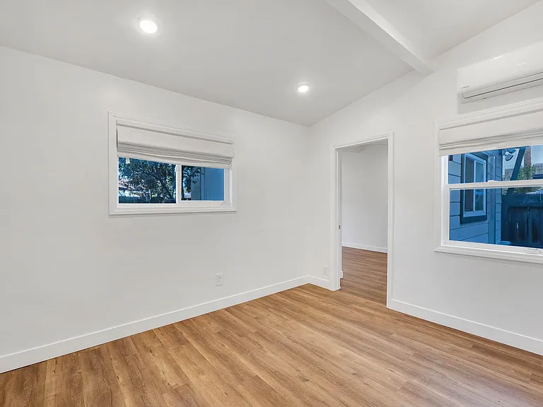 5338 Campo Rd — Photo 15