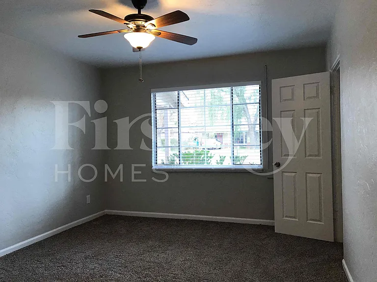 1507 W Berridge Ln — Photo 13