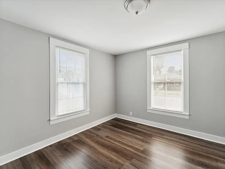 2120 E Gwinnett St — Photo 6