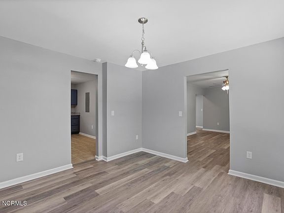 4th image of 690 Maple Hill School Road