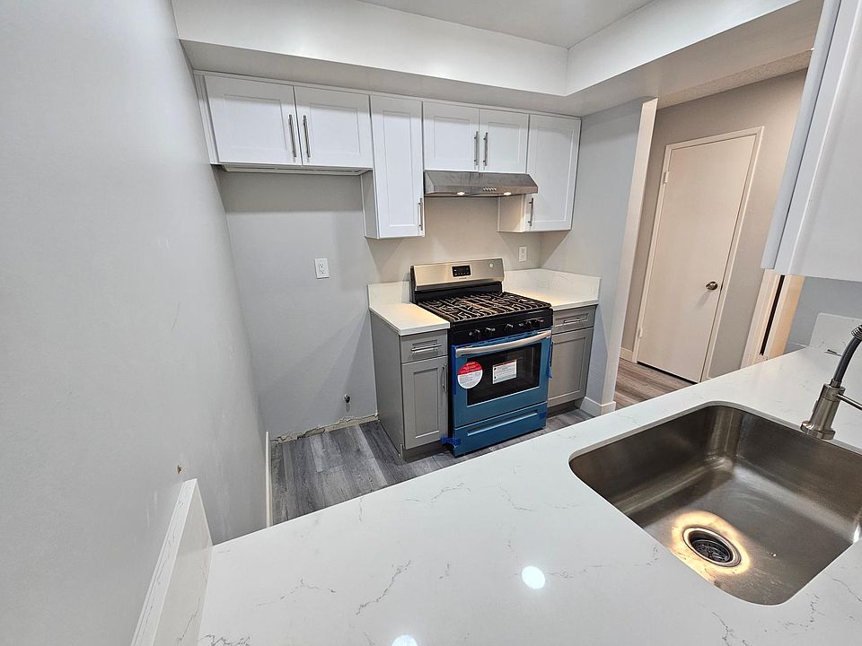 Brand new kitchen quartz counter 
top and appliances