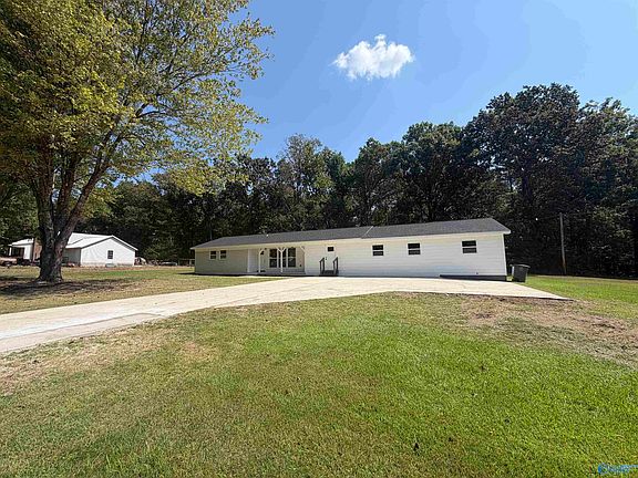 4th image of 111 County Road 459