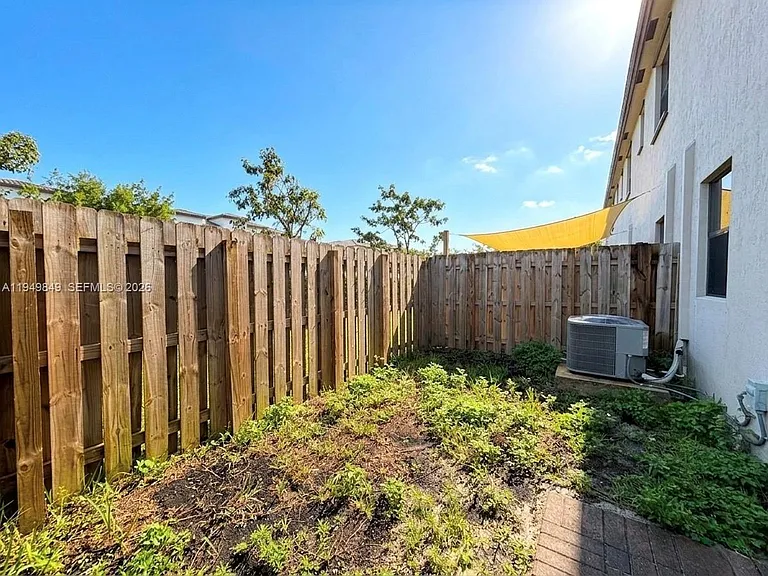 21050 NE 8th Ave — Photo 27