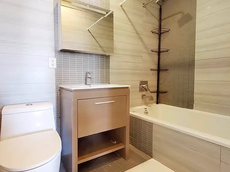 170 Suydam St #2F — Photo 8