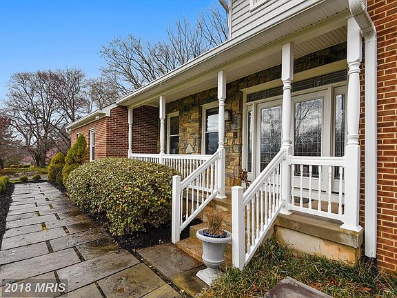 3rd image of 10016 Bratton Dr