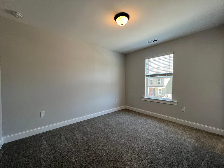 335 Old Grove Ln — Photo 16