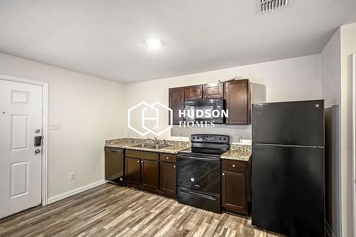 718 Garland Ave #B — Photo 8