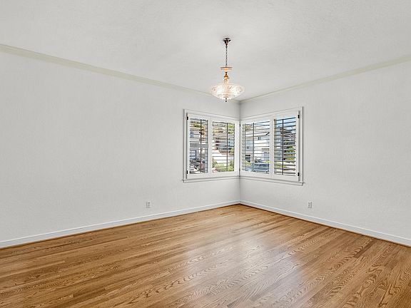 5th image of 624 Spruce Ave