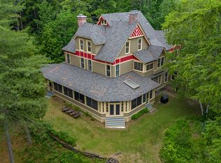 8 Pinehurst Rd, Saranac Lake, NY 12983