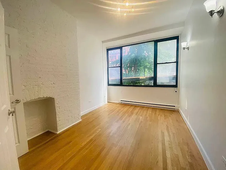 102 W 29th St #1 — Photo 10
