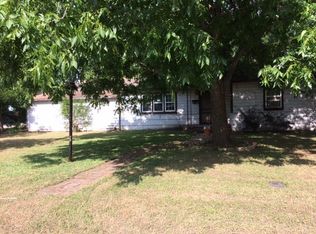 116 N Mesquite Ave, Luling, TX 78648