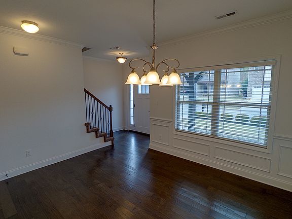 3rd image of 1110 Scatter Way