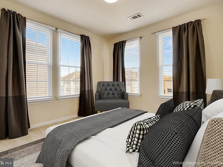 2465 Army Navy Dr #1-317 — Photo 4