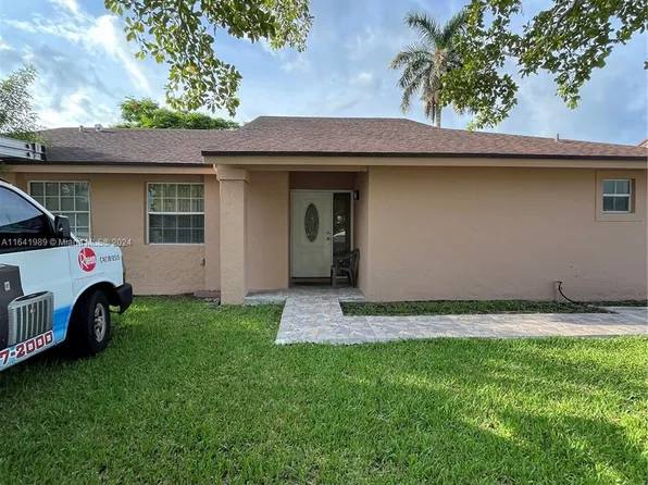 12224 SW 210th St, Miami, FL 33177