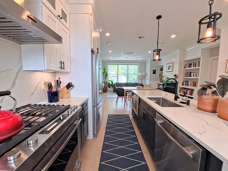 113 Beacon St — Photo 4