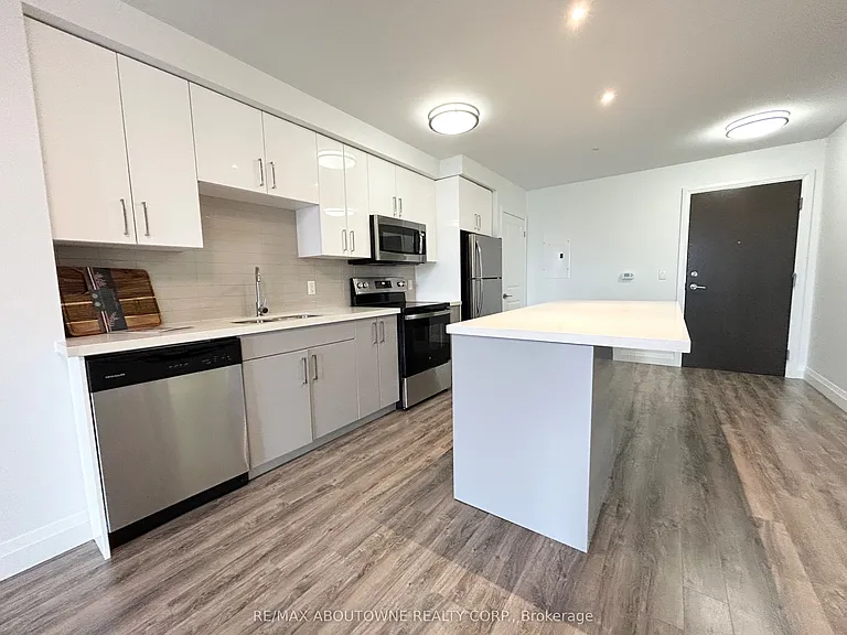 460 C Belmont Ave W #607 — Photo 3