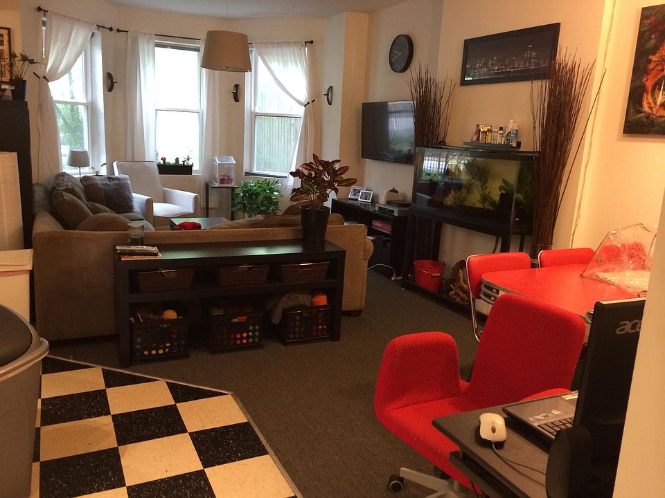 1st image of 2259 W Adams St Floor 1