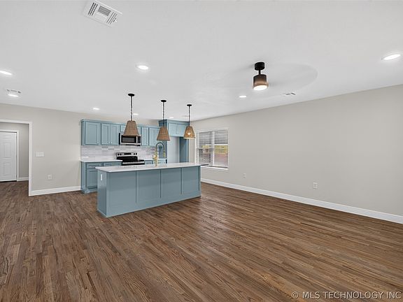 5th image of 2300 Elgin St