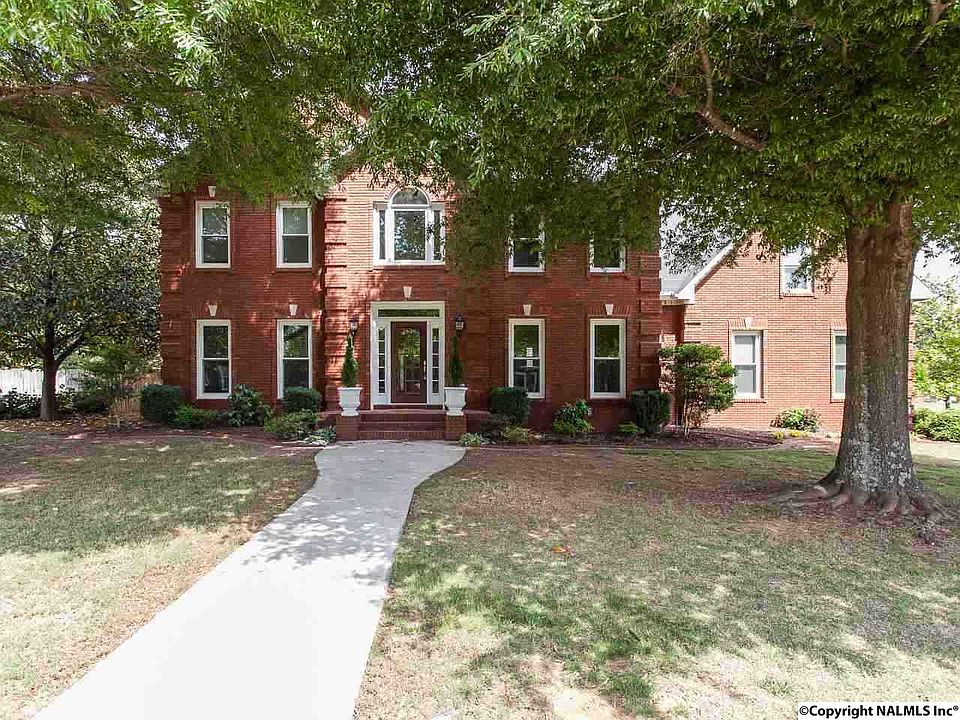 1st image of 118 Lake Crest Dr