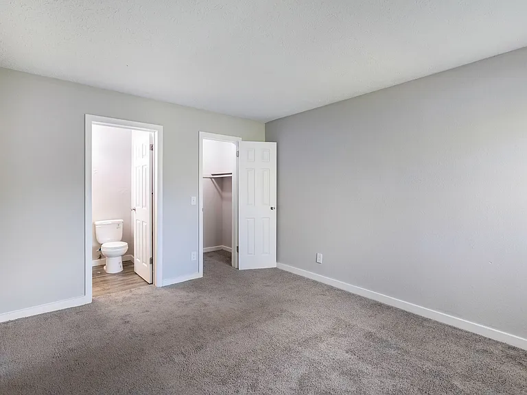 2500 Place — Photo 9