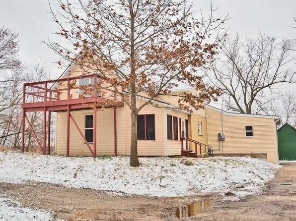 1635 N Lofgren Rd, Rolling Prairie, IN 46371