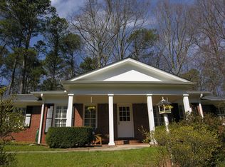 18 Brandon Ridge Dr NE, Sandy Springs, GA 30328