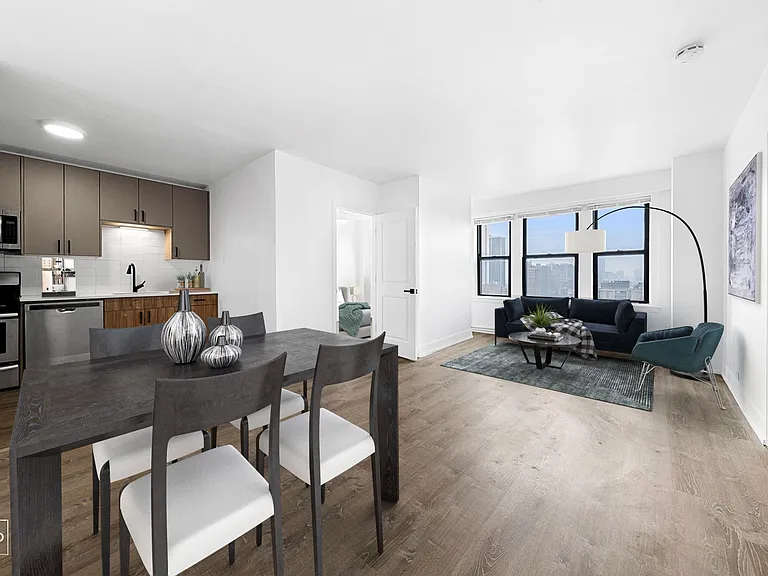 Granville Apartments — Photo 9
