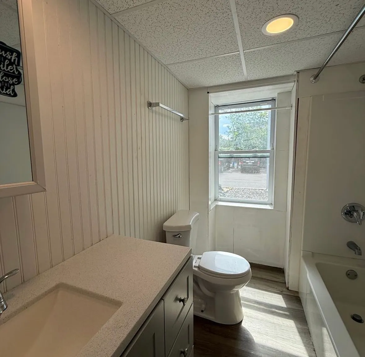 3 bed, 1.5 bath, 1050 sqft, $2,450 — Photo 4
