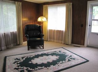 1747 Seminole Rd, Norton Shores, MI 49441