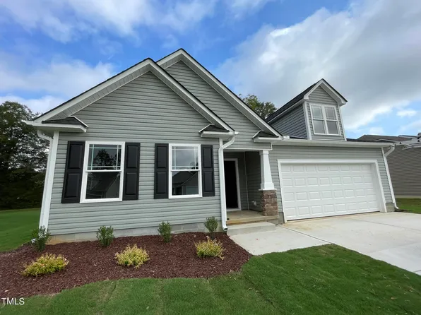 35 Oakfield Trace Dr, Four Oaks, NC 27524