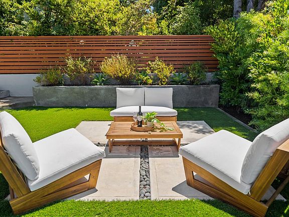 3rd image of 926 Laguna Ave