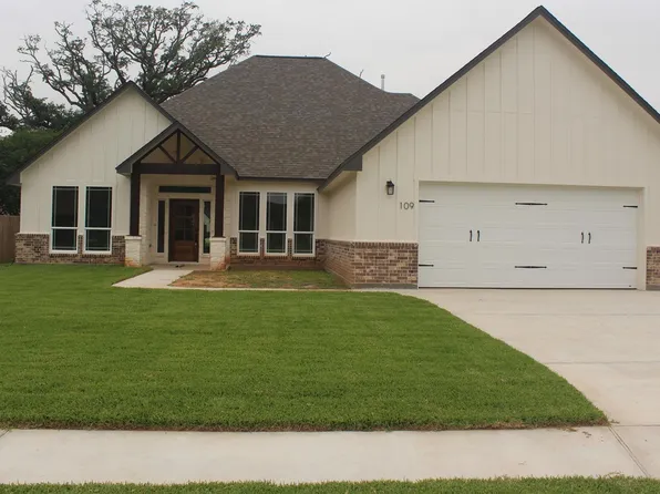 109 Gadwall Dr, Clute, TX 77531