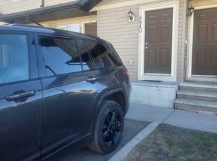 270 E Saddlebrook Point NE, Calgary, AB T3J0G3