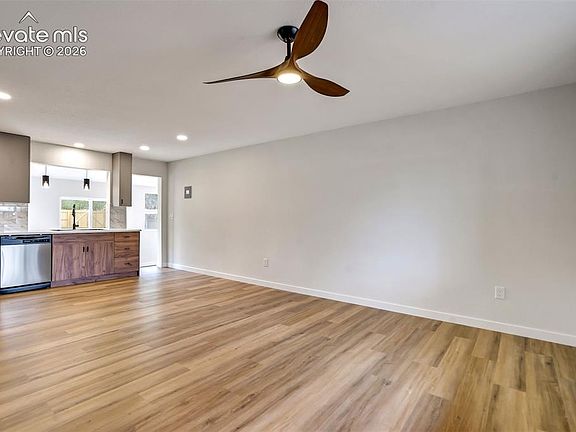 5th image of 112 Easy St
