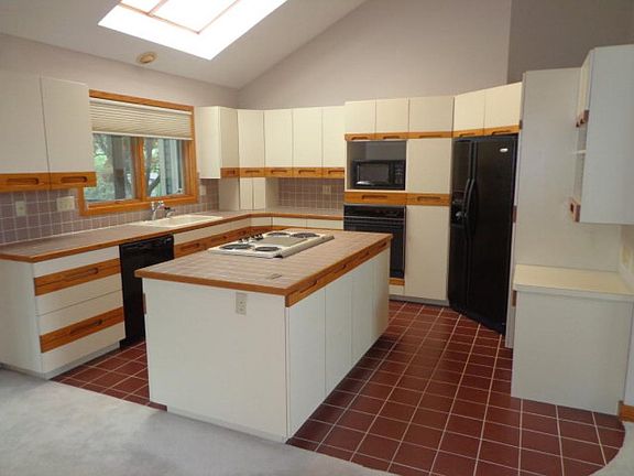 2nd image of 3493 Sun Cir