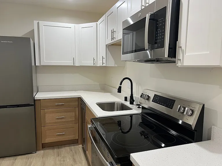 1823 P Street — Photo 17