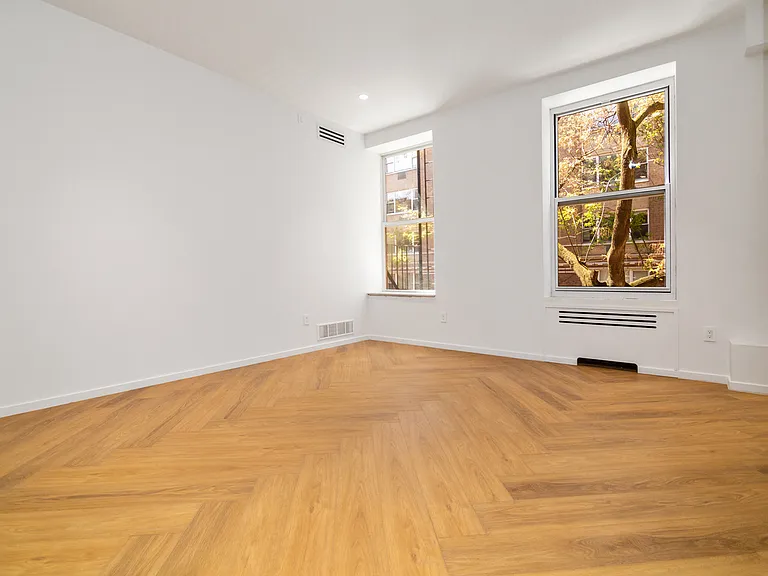 294 Elizabeth St #2A — Photo 8
