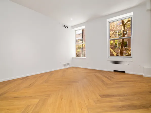 294 Elizabeth Street image 6 of 10