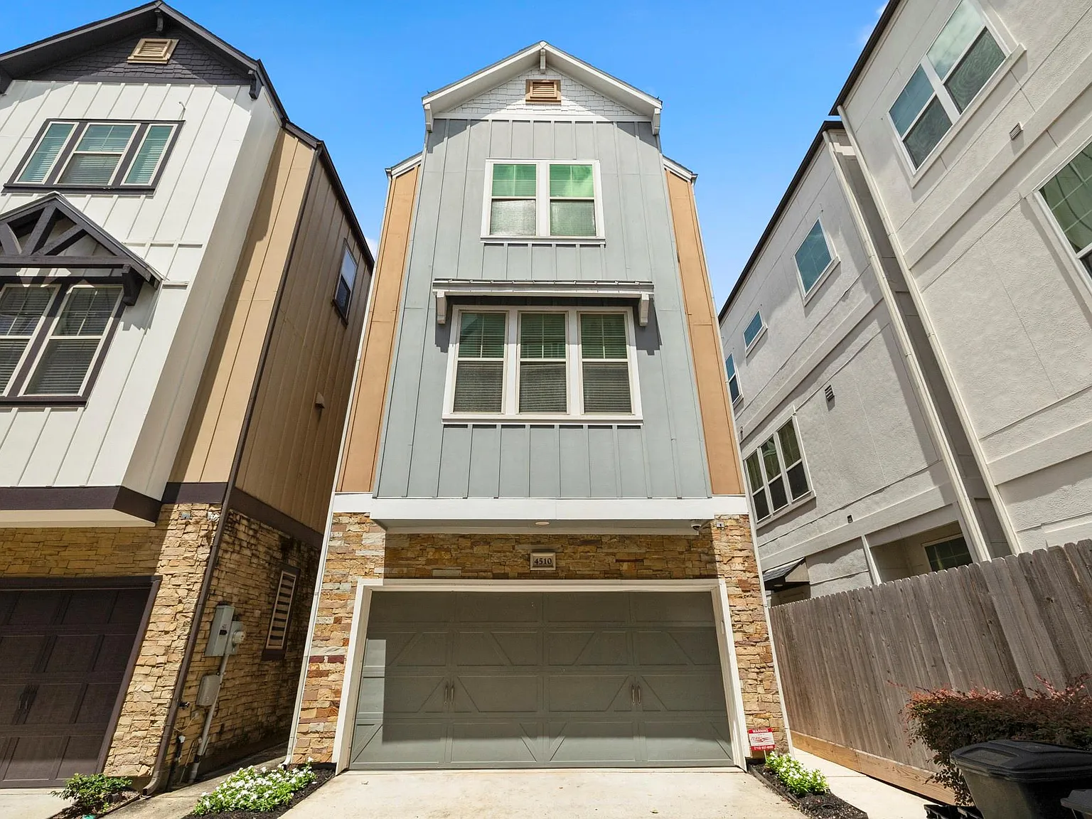 3 bed, 3.5 bath, 2500 sqft, $3,700 — Photo 1