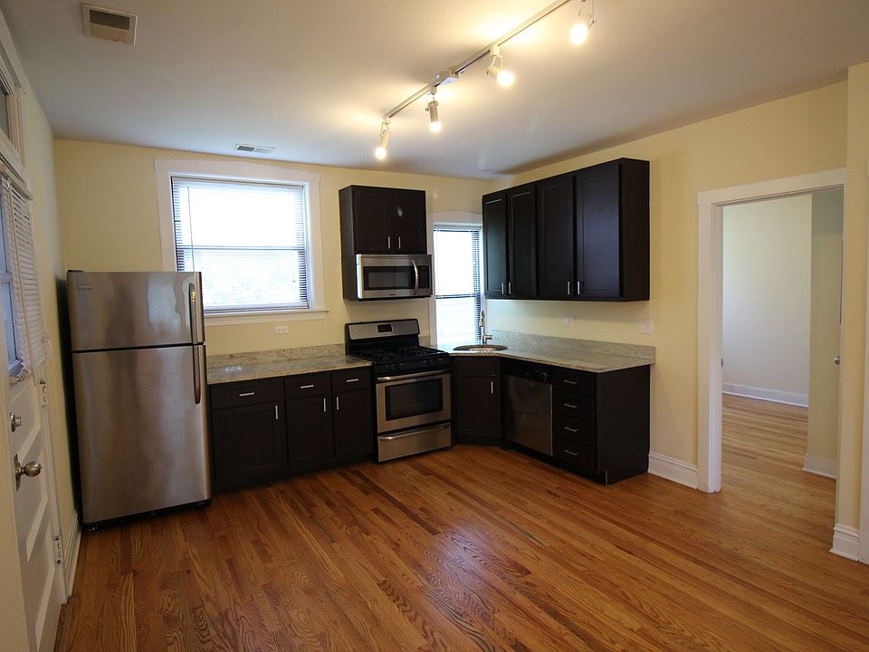 1st image of 3721 N Leavitt St #1