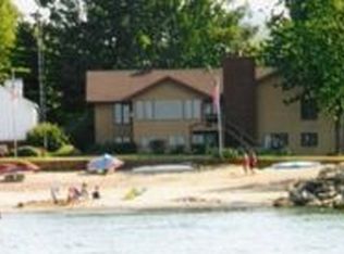 919 Beachside Ln, Huron, OH
