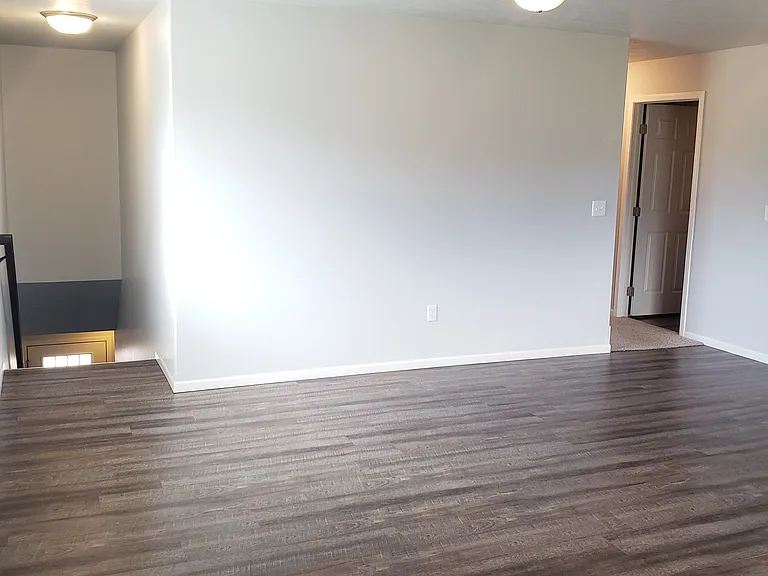 412 N Sioux Blvd #12 — Photo 3