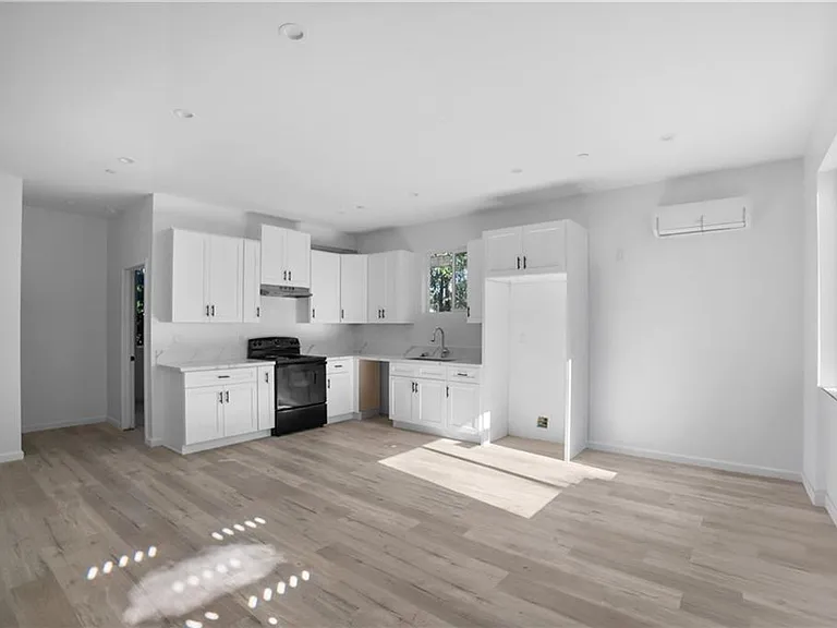 20536 Enadia Way — Photo 2