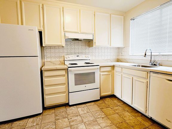 5th image of 1249 21st Ave APT 2