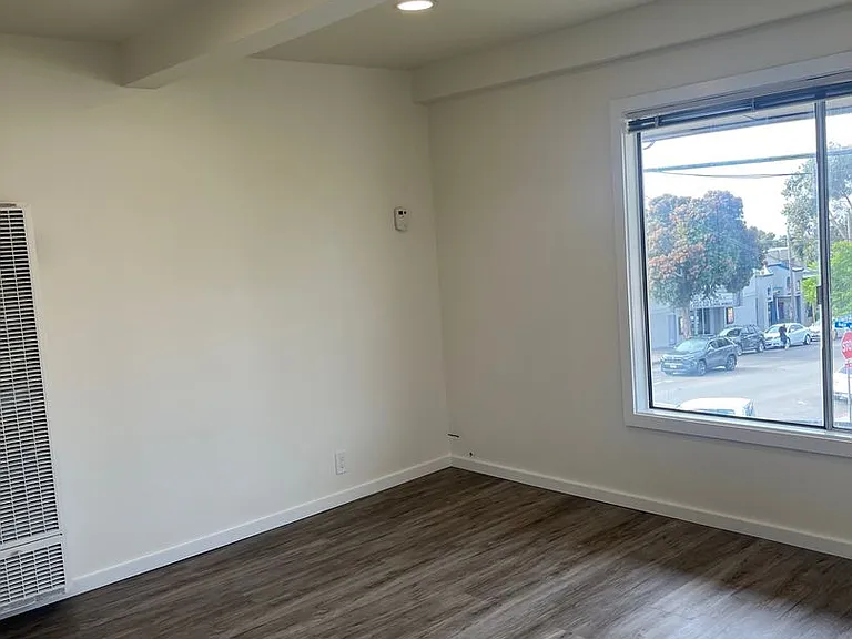 828 Napa Ave — Photo 4