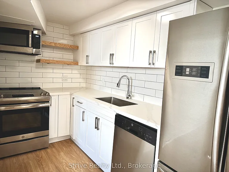 447 Harcourt Dr — Photo 5