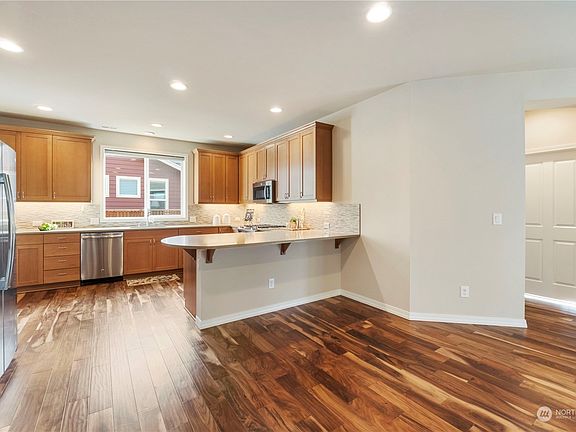 3rd image of 14426 190th Avenue Ct E