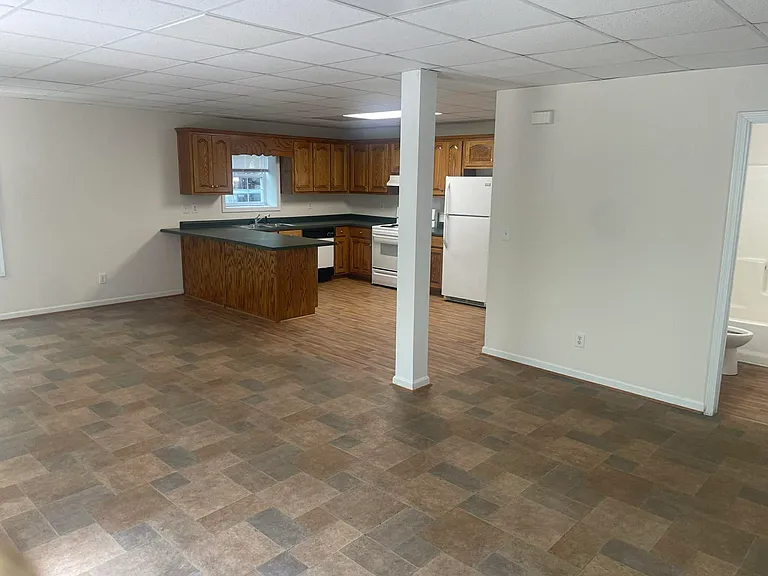 300 Porter St #E — Photo 4