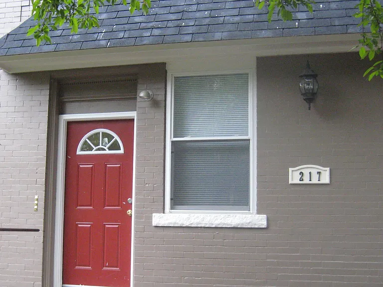 217 Stratford Ave — Photo 31