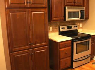 51 Bee Cove Rd, Anniston, AL 36207